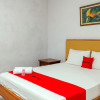 Отель Reddoorz Syariah Near Bandara Yia Kulon Progo, фото 9