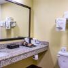 Отель Quality Inn Whiteville North, фото 18