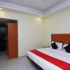 Отель OYO 20032 SilverKey Medanta, фото 21