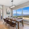 Отель Newly Modern House w/ urban landscape of Kelowna!！, фото 12