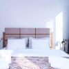Отель Wehost Apartment Near Fabrika, фото 7