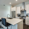 Отель Modern Dallas TownHome 2 BR fully furnis, фото 11