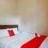 Отель RedDoorz near Stasiun Tawang Semarang, фото 2
