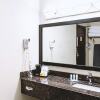 Отель Norwood Inn & Suites Milwaukee, фото 24