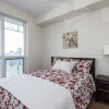 Отель Life Suites - Front and Spadina, фото 3