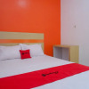 Отель RedDoorz Syariah near Alun Alun Kota Rembang, фото 4