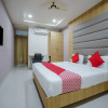 Отель OYO 14745 Veeraj Suites, фото 4