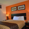 Отель Enfirld Inn and Suites Bradley Airport, фото 4