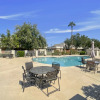 Отель Southwest Splendor 2BR Tempe Townhome, фото 16