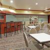 Отель Holiday Inn Express and Suites Bakersfield Central, an IHG Hotel, фото 19
