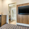 Отель Quality Suites Whitby, фото 2