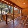 Отель Paradise Peak - One Of Kind And Breathtaking Log Cabin With Hot Tub And Game Room! 3 Bedroom Cabin, фото 16