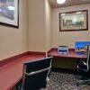 Отель Holiday Inn Express Calgary South, an IHG Hotel, фото 6