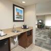 Отель Hampton Inn & Suites Cincinnati-Union Center, фото 26