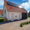 Отель Modern Holiday Home in Scherpenisse With Garden, фото 18