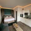 Отель Arranview Holiday Park Luxury Glamping Pods & Lodges all with private Hot-tubs, фото 21