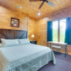 Отель Sensational Views 4 Bedroom Cabin by RedAwning, фото 3