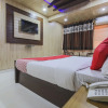 Отель Oyo 7065 Hotel Surya Palace, фото 17