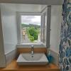 Отель Central 3 bed flat, Forres, фото 18