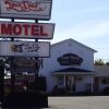 Отель The Shores Inn & Hotel, фото 1
