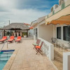 Отель Villa de Leon Suitable for 14 Persons 5 Bedrooms 5 Bathrooms, фото 11