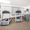 Отель Ramada Tropics Resort & Conf Center by Wyndham Des Moines, фото 18