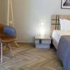 Отель Privilege Flat Renovated Upscale Studio, фото 2