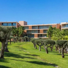 Отель Salgados Sunny Beach Apt - 7 Min Walk From Beach, фото 2