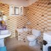 Отель Traditional Home Near The Beach, фото 5