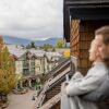 Отель Executive - The Inn at Whistler Village в Уистлере