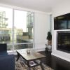 Отель 11th Heaven Contemporary Condo Heart of Downtown, фото 2
