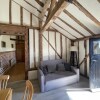 Отель The Cow Shed 2-bed Apartment in Bradwell on Sea, фото 17