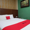 Отель RedDoorz Plus Syariah near Laweyan Solo, фото 25