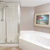Отель Majestic 2202 West Tower 1 - Four Bedroom Condo, фото 9