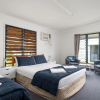 Отель Tin Can Bay's Sleepy Lagoon Motel, фото 6