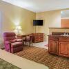 Отель Econo Lodge Inn & Suites, фото 6