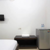 Отель RedDoorz Tebet Utara Street, фото 2