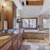 Отель Mountain Majesty Manor Main Street by Pinnacle Lodging, фото 9