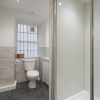 Отель Royal Mile 5 BR Apartment nr Castle, фото 9