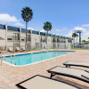 Отель Days Inn & Suites by Wyndham Tampa near Ybor City, фото 10