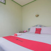 Отель RedDoorz near Tugu Naga Singkawang, фото 14
