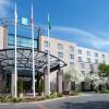 Отель Embassy Suites by Hilton Seattle North Lynnwood в Линнвуде