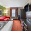 Отель SureStay Plus Hotel by Best Western Kincardine, фото 36