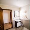 Отель Cheerful 6-bedroom villa with indoor fireplace - price for entire property, фото 4