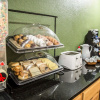 Отель Rodeway Inn & Suites Plymouth Hwy 64, фото 8