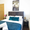 Отель Tudors eSuites Four Bedroom House Garden, фото 3