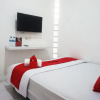 Отель RedDoorz @ Jalan Tanjung Blitar, фото 4