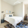 Отель Moonshine by Avantstay Modern & Stylish Estate w/ Bar, Fire Pit & Hot Tub 5 bd, фото 4