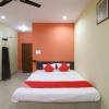Отель OYO 18969 H3 Rooms, фото 18