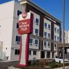 Отель Comfort Inn & Suites, фото 1